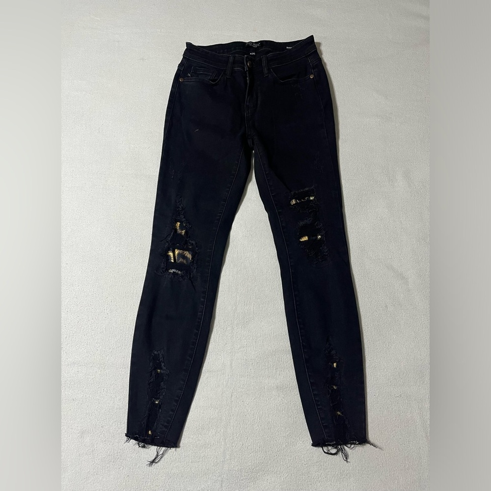 Judy Blue 3/26‎ (26x26) Black Skinny Fit Leopard Distressed Jeans